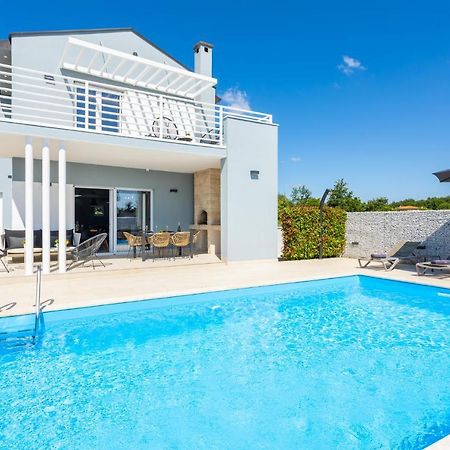 Villa Ovis Peresiji Exterior foto